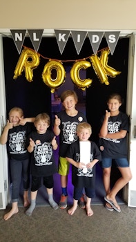 Kids Rock 2017 T-Shirt Photo