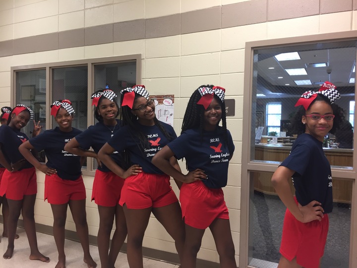 Getting Ready To Show Out! T-Shirt Photo