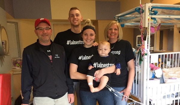 #Lainestrong T-Shirt Photo