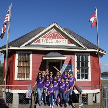Girl Scout Troop 552 Visits Savannah! T-Shirt Photo