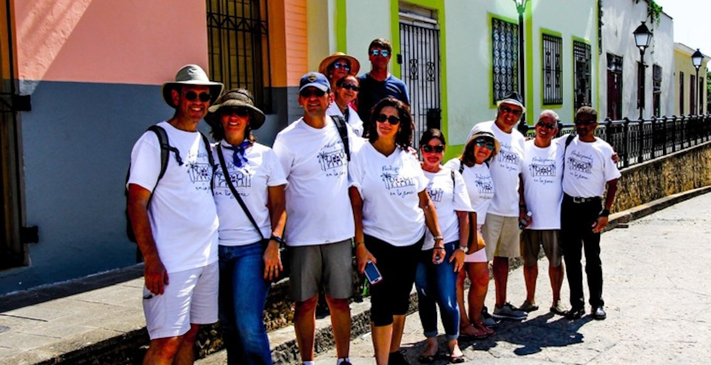 Picture of En La Zona Colonial Custom T-Shirt Design En La Zona Colonial T-Shirt Photo