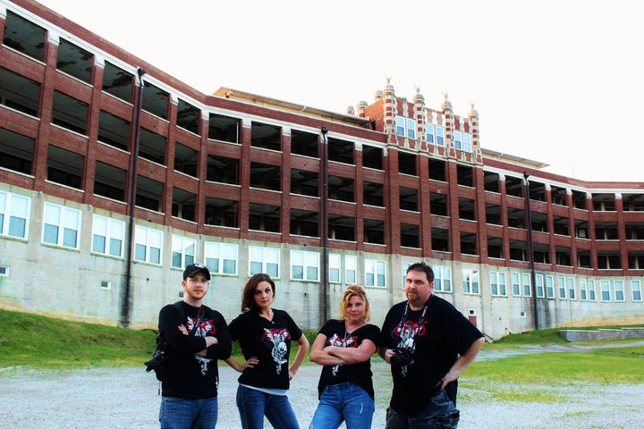 Waverly Hills Investigation T-Shirt Photo