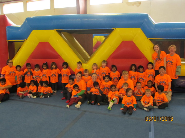 Field Trips Are Easy When Everyone Stands Out! T-Shirt Photo