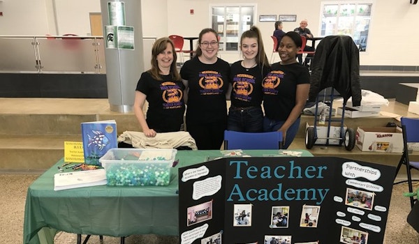 Teacher Academy At The Hits Expo T-Shirt Photo