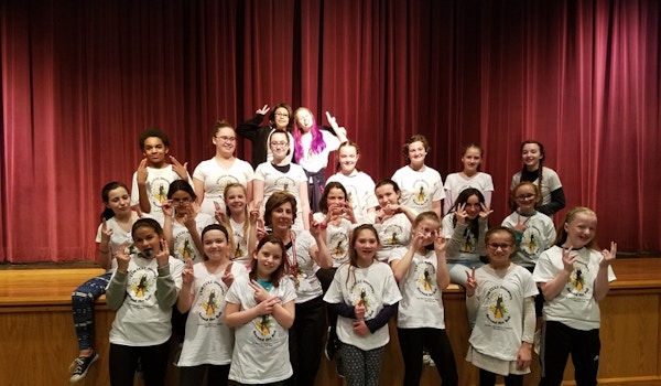 Discovery Girls Rock The Arts! T-Shirt Photo