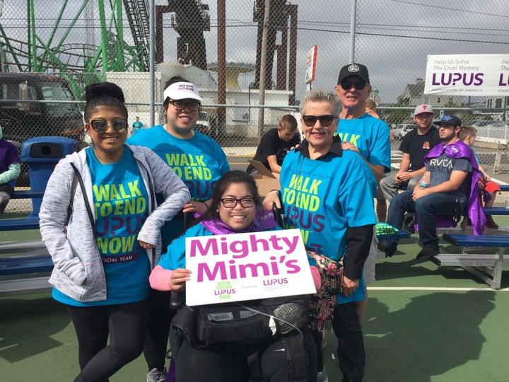 Mimi & Family T-Shirt Photo