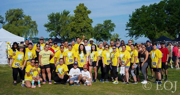 Race To Cure Sarcoma™ Cleveland  T-Shirt Photo