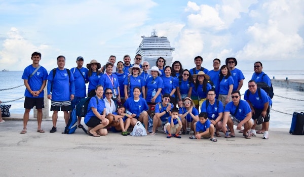 Picture of Tran Fam Vacay2018 Custom T-Shirt Design Tran Fam Vacay2018 T-Shirt Photo