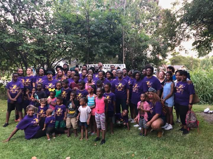 Kelley And Miller Family Reunion Earl Louise T-Shirt Photo