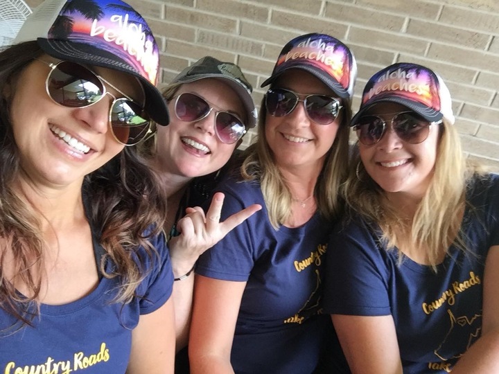 Besties  T-Shirt Photo