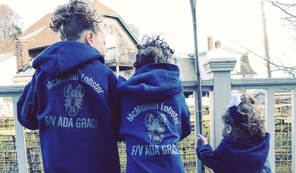 Picture of Sisters Mc Mullen Of Mc Mullen Lobster Custom T-Shirt Design Sisters Mc Mullen Of Mc Mullen Lobster T-Shirt Photo