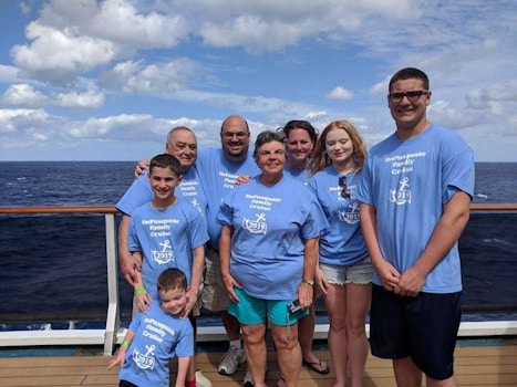 Family Cruise 2019 T-Shirt Photo