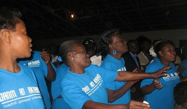 Picture of Danm An Aksyon In Haiti Custom T-Shirt Design Danm An Aksyon In Haiti T-Shirt Photo