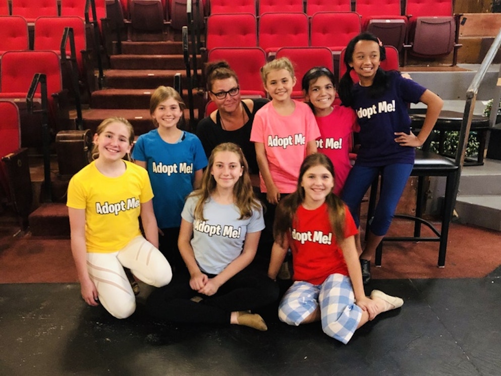 The Orphan Cast Of Annie In Their Custom Ink T Shirts T-Shirt Photo