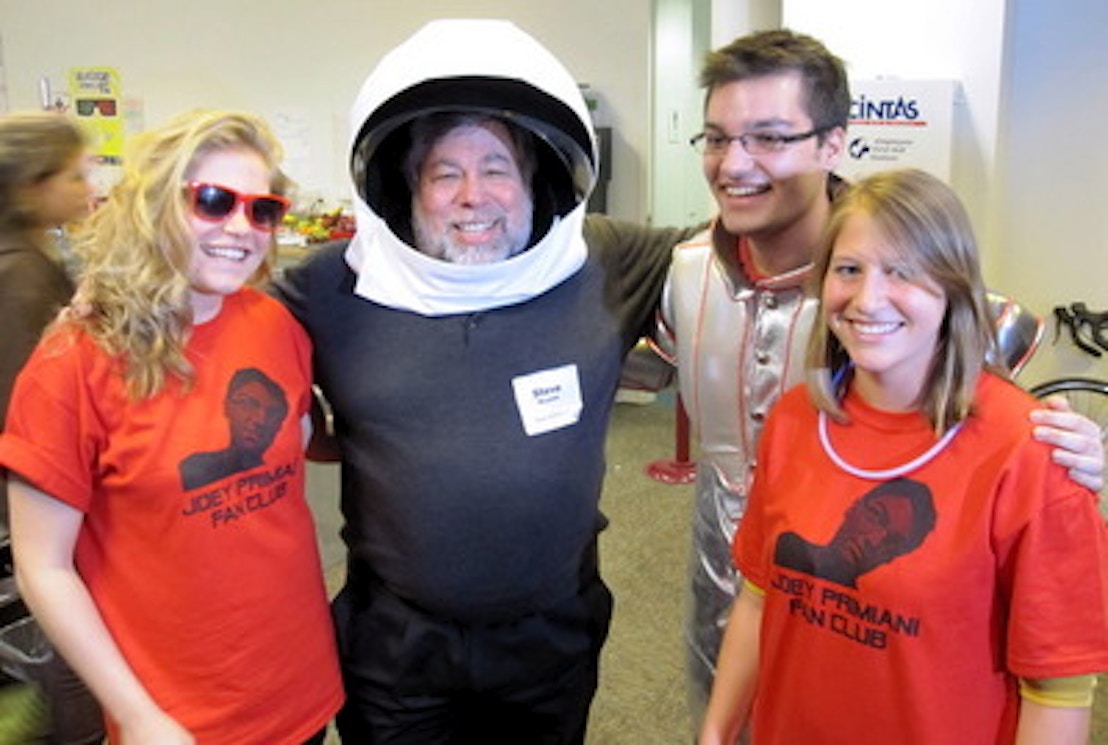 Steve Wozniak And Joey Primiani T-Shirt Photo