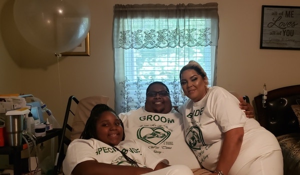 A Happy Family T-Shirt Photo