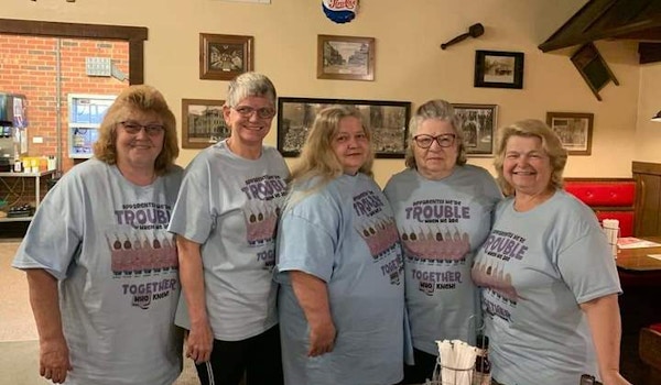 Sisters Forever T-Shirt Photo