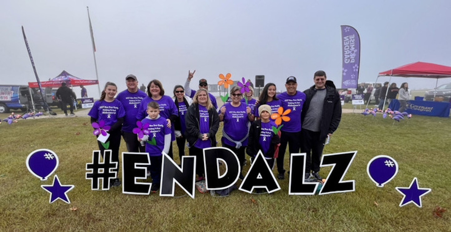 Exit New Door Realty Walking To End Alzheimer's T-Shirt Photo