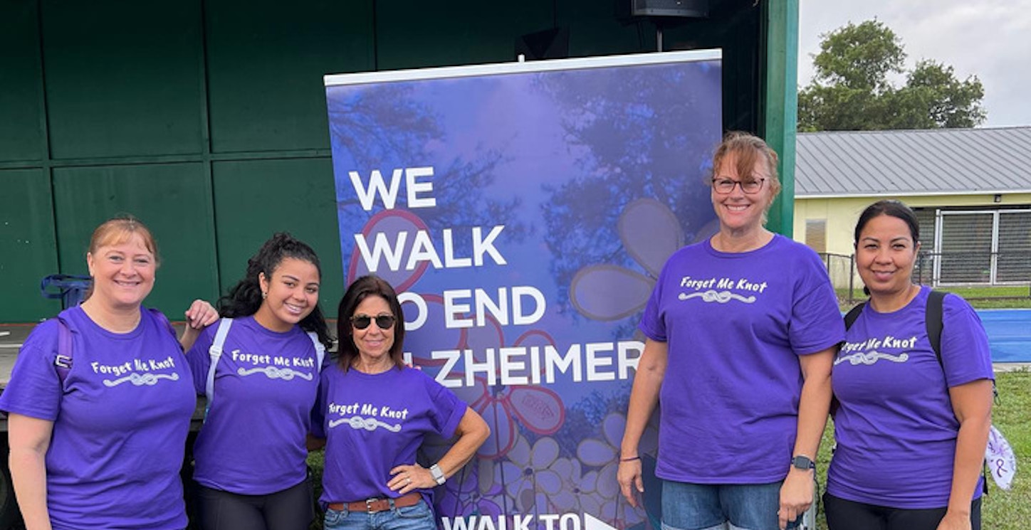 Walk To End Alzheimer’s Miami Fl T-Shirt Photo