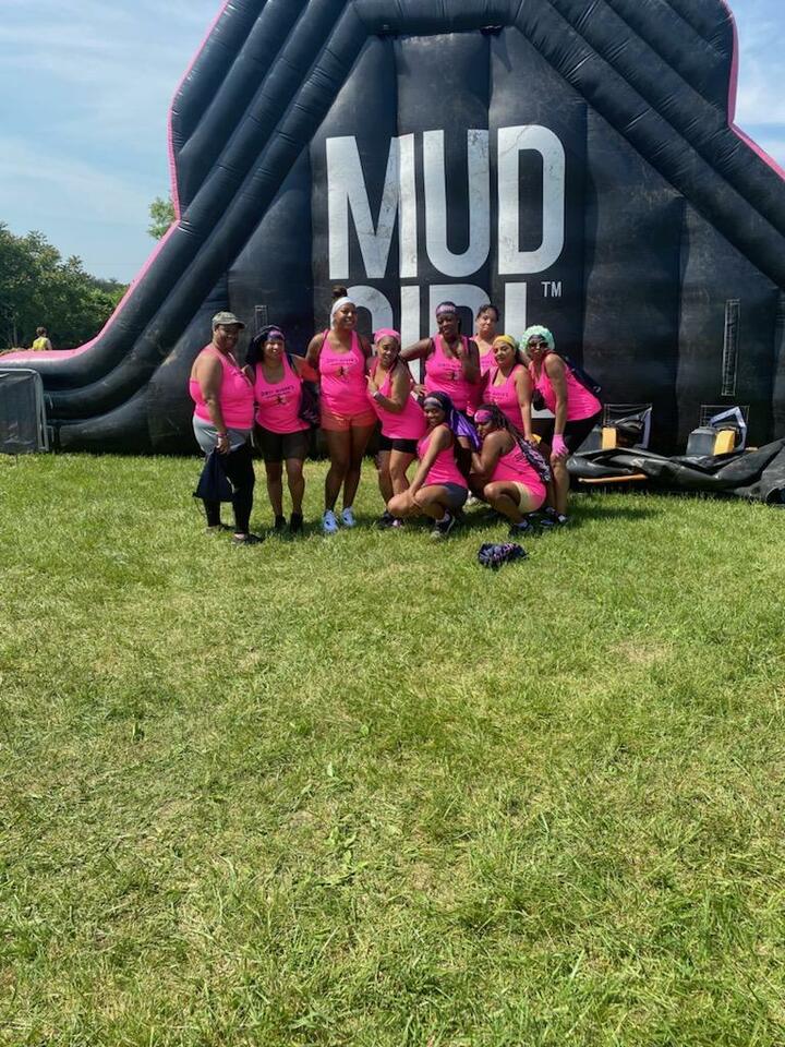 Mud Girl Run 2022 "Dirty Queens" T-Shirt Photo